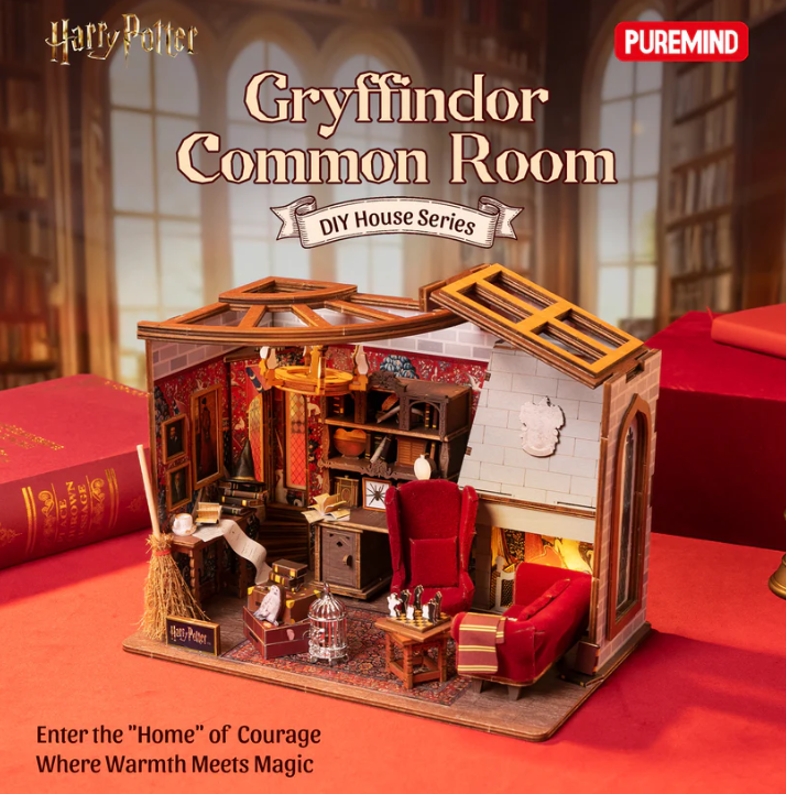HARRY POTTER - DIY HOUSE - GRYFFINDOR COMMON ROOM - WOODEN SCENE - Immagine 2