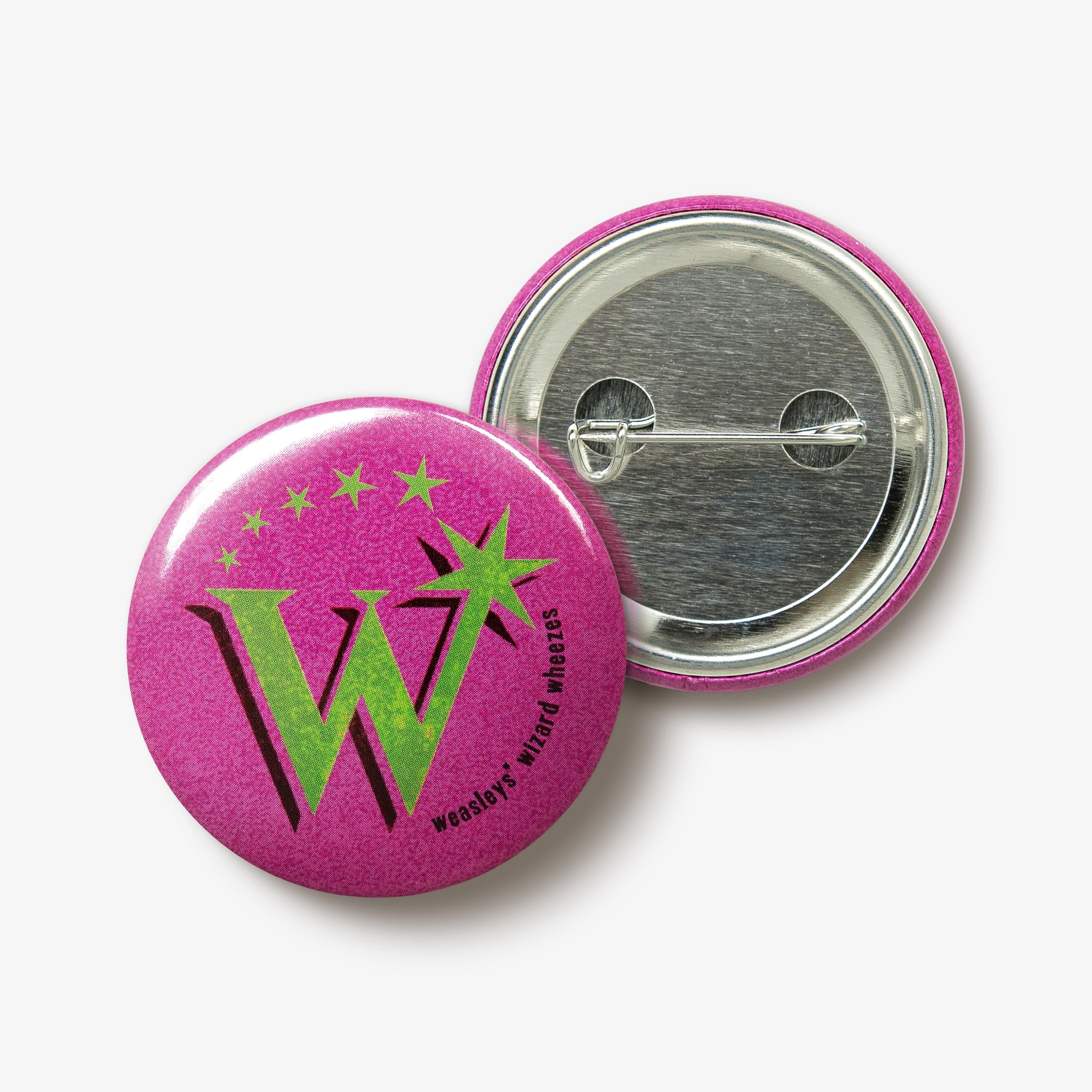 HPBB20 - WEASLEYS' WIZARD WHEEZES 'W' LOGO - BADGE - Immagine 2