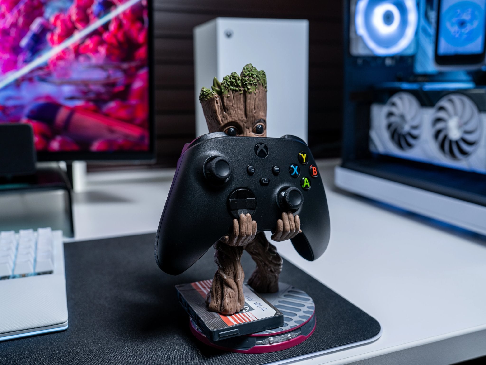 MARVEL: I AM GROOT - CABLE GUYS FIGURE - CHARGING HOLDER - SMILEY TODDLER GROOT 20CM - Immagine 2