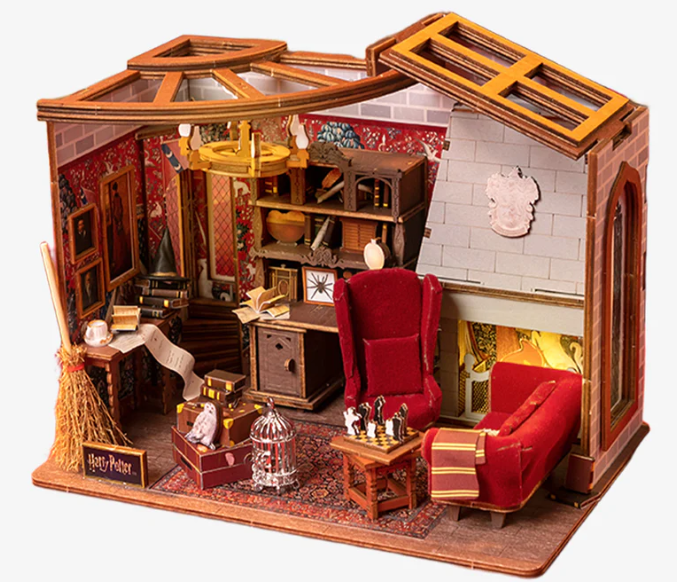 HARRY POTTER - DIY HOUSE - GRYFFINDOR COMMON ROOM - WOODEN SCENE
