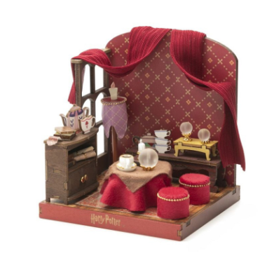 HARRY POTTER - HOGWARTS CLASSES - DIVINATION CLASS - WOODEN SCENE