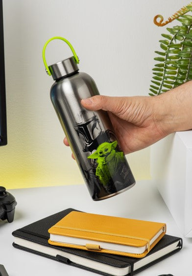 PP16275MAN - THE MANDALORIAN - MANDALORIAN AND GROGU METAL BOTTLE WITH CARRY LOOP