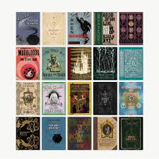 HPC04 - WIZARDING BOOKS: HOGWARTS SCHOOL OF WITCHCRAFT & WIZARDRY - POSTCARD - Immagine 2